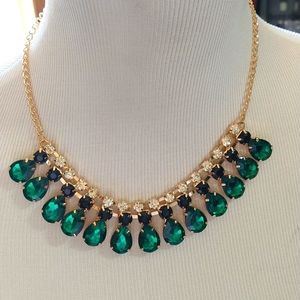 Water drop green necklace